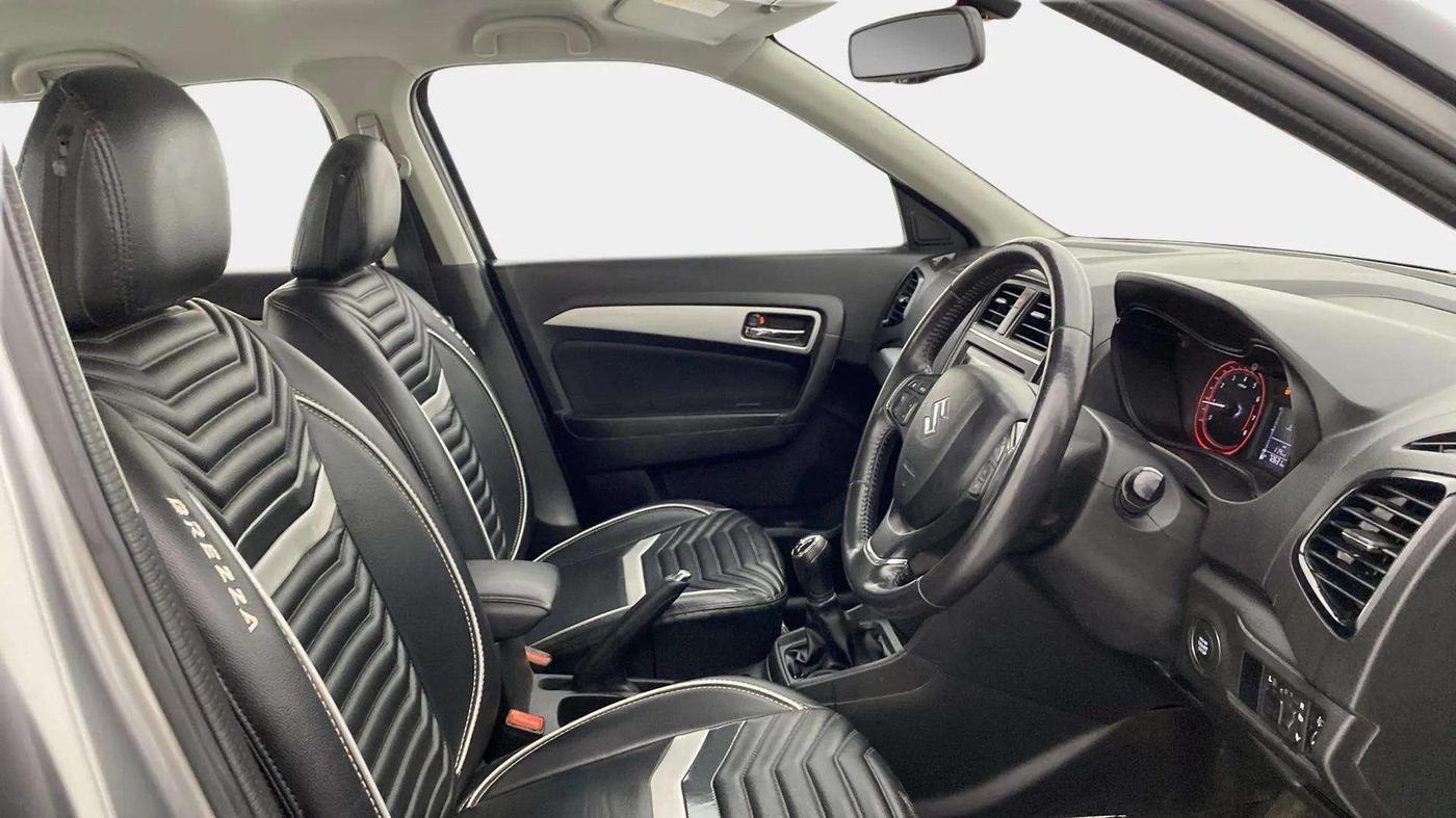 2020 Maruti Vitara Brezza ZXI PLUS, Petrol, Manual, 72,897 km, Right Side Front Door Cabin