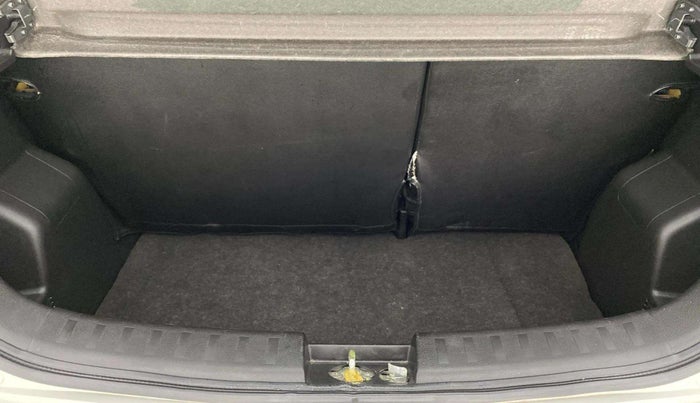 2015 Maruti Swift LXI, Petrol, Manual, 36,810 km, Boot Inside