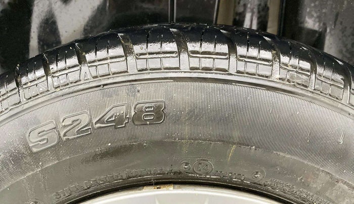 2015 Maruti Swift LXI, Petrol, Manual, 36,810 km, Left Rear Tyre Tread