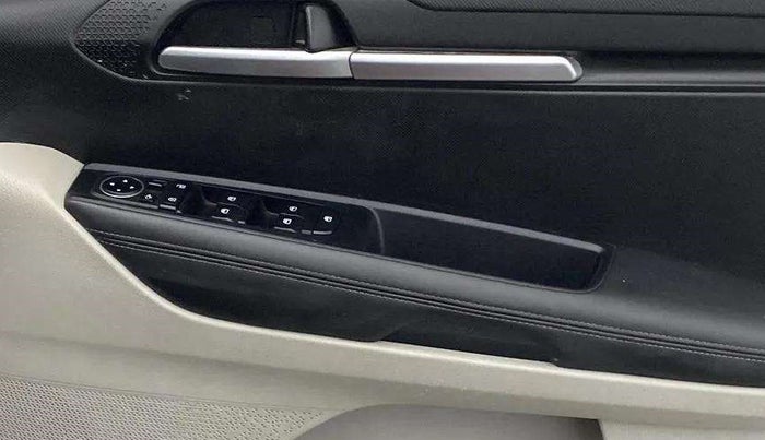 2021 KIA SONET HTX 1.0 IMT, Petrol, Manual, 37,546 km, Driver Side Door Panels Control