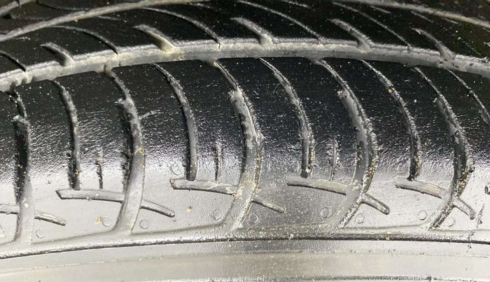 2021 Maruti New Wagon-R VXI 1.2, Petrol, Manual, 17,615 km, Left Front Tyre Tread
