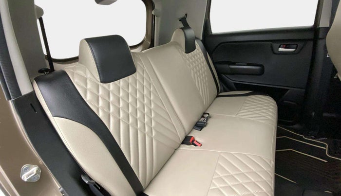 2021 Maruti New Wagon-R VXI 1.2, Petrol, Manual, 17,615 km, Right Side Rear Door Cabin