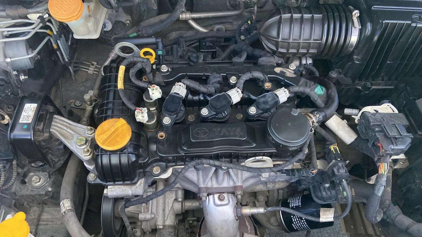 2020 Tata ALTROZ XZ PETROL, Petrol, Manual, 82,607 km, Open Bonet