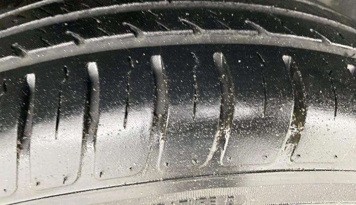 2021 Maruti Dzire VXI AMT, Petrol, Automatic, 18,680 km, Right Rear Tyre Tread