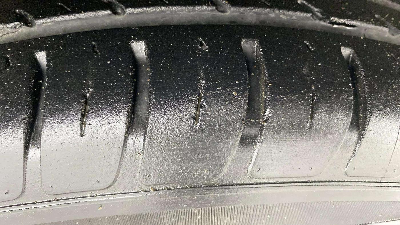 2021 Maruti Dzire VXI AMT, Petrol, Automatic, 18,848 km, Right Front Tyre Tread