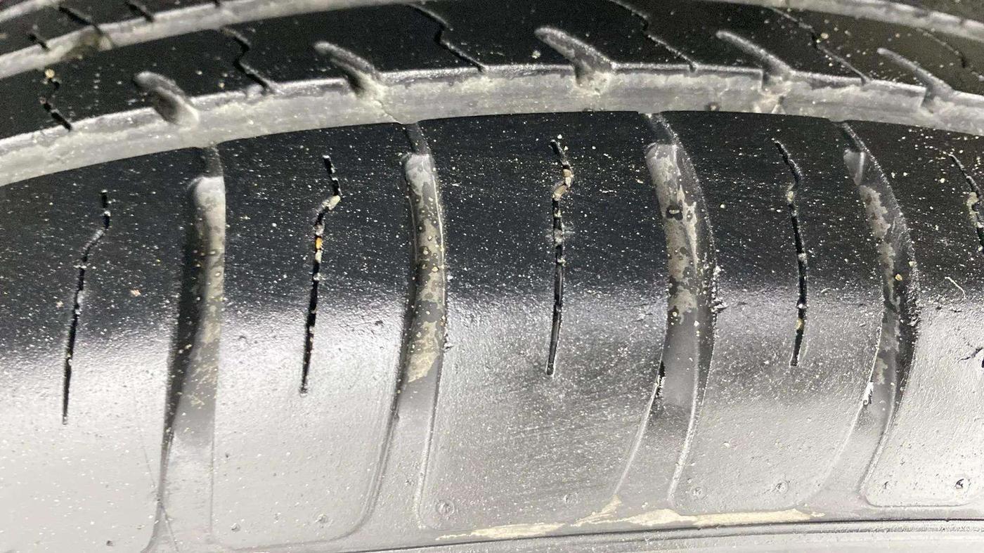 2021 Maruti Dzire VXI AMT, Petrol, Automatic, 18,848 km, Left Rear Tyre Tread