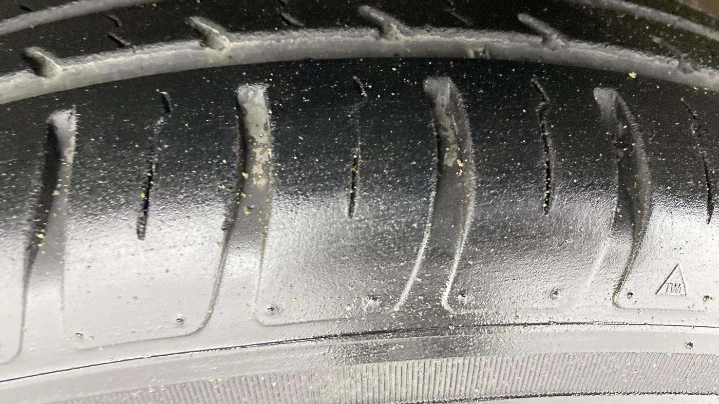 2021 Maruti Dzire VXI AMT, Petrol, Automatic, 18,848 km, Left Front Tyre Tread