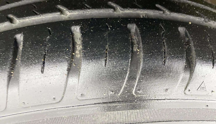 2021 Maruti Dzire VXI AMT, Petrol, Automatic, 18,680 km, Left Front Tyre Tread