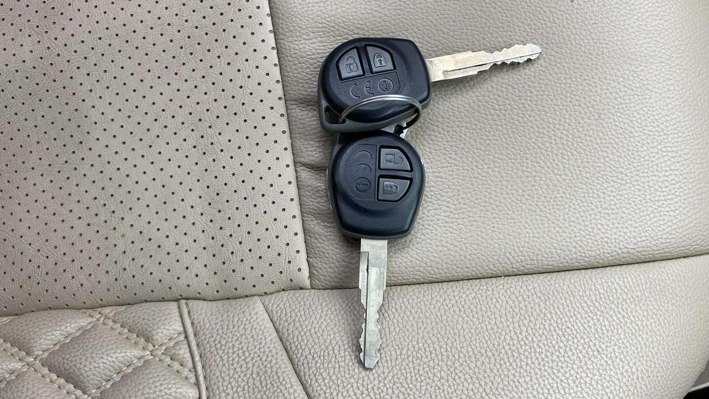 2021 Maruti Dzire VXI AMT, Petrol, Automatic, 18,848 km, Key Close Up