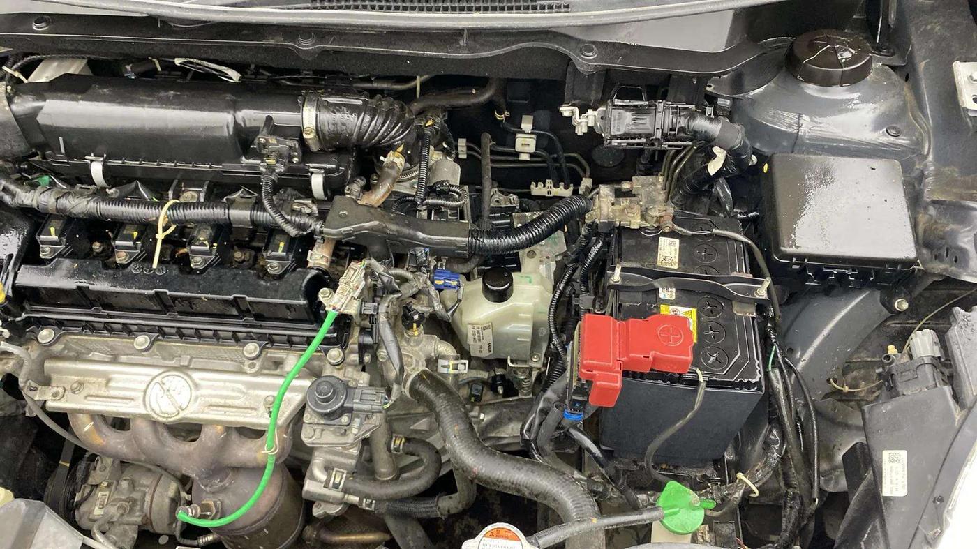 2021 Maruti Dzire VXI AMT, Petrol, Automatic, 18,848 km, Engine View - Left
