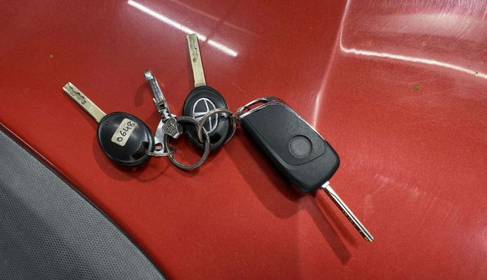 2020 Tata ALTROZ XE PETROL, Petrol, Manual, 59,523 km, Key Close Up