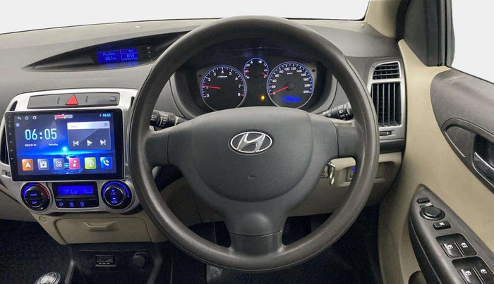 2014 Hyundai i20 MAGNA 1.2, Petrol, Manual, 75,834 km, Steering Wheel Close Up
