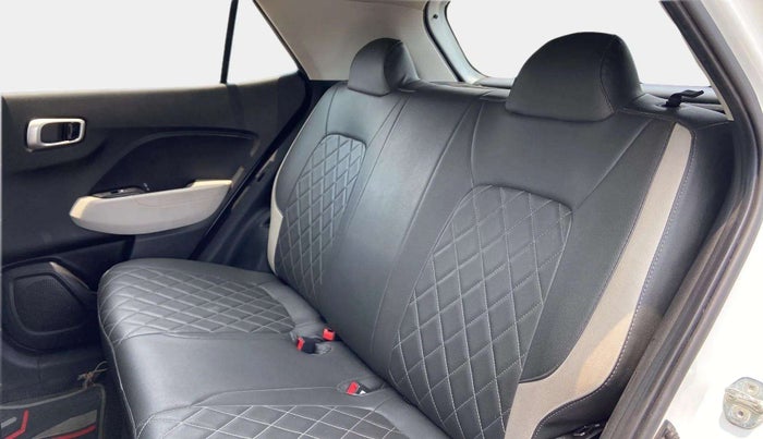 2022 Hyundai VENUE S(O) 1.2, Petrol, Manual, 22,960 km, Right Side Rear Door Cabin