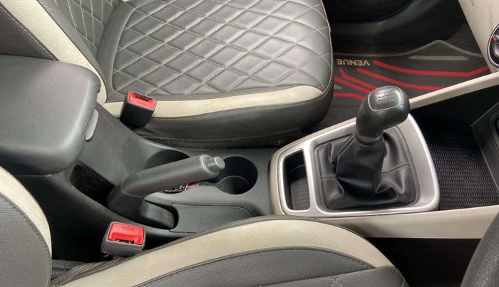 2022 Hyundai VENUE S(O) 1.2, Petrol, Manual, 22,960 km, Gear Lever