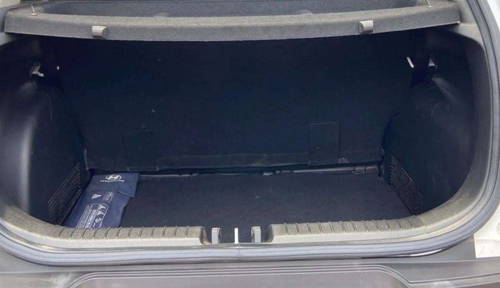 2022 Hyundai VENUE S(O) 1.2, Petrol, Manual, 22,960 km, Boot Inside