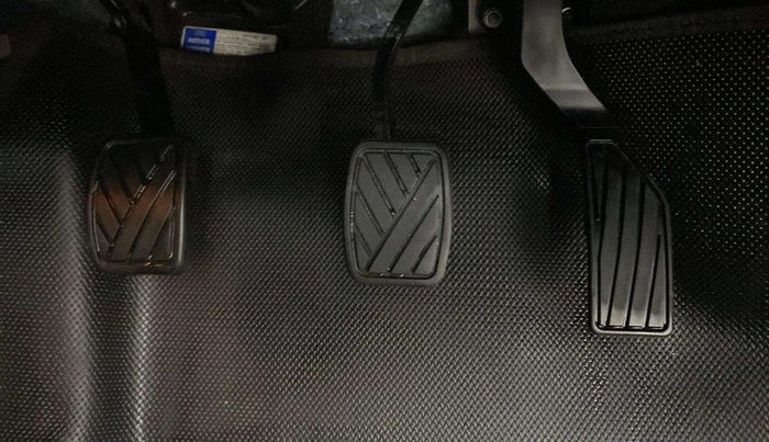 2022 Maruti Vitara Brezza ZXI PLUS, Petrol, Manual, 43,708 km, Pedals