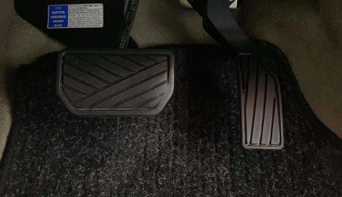 2019 Maruti Ciaz ALPHA  AT 1.5 SHVS PETROL, Petrol, Automatic, 62,350 km, Pedals