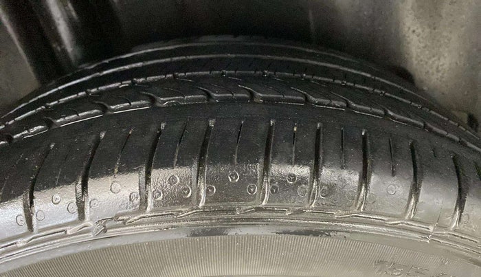 2019 Maruti Ciaz ALPHA  AT 1.5 SHVS PETROL, Petrol, Automatic, 62,350 km, Right Rear Tyre Tread
