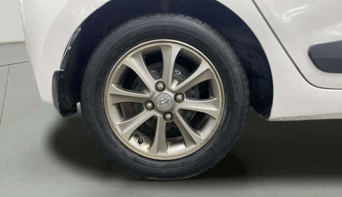 2016 Hyundai Grand i10 ASTA (O) AT 1.2 KAPPA VTVT, CNG, Automatic, 66,779 km, Right Rear Wheel
