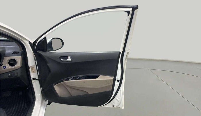 2016 Hyundai Grand i10 ASTA (O) AT 1.2 KAPPA VTVT, CNG, Automatic, 66,779 km, RHS Front Door