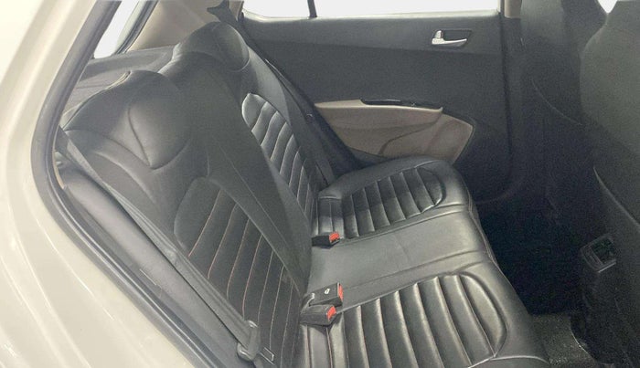 2016 Hyundai Grand i10 ASTA (O) AT 1.2 KAPPA VTVT, CNG, Automatic, 66,779 km, Right Side Rear Door Cabin