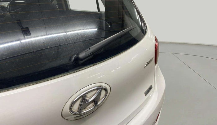 2016 Hyundai Grand i10 ASTA (O) AT 1.2 KAPPA VTVT, CNG, Automatic, 66,779 km, Rear Wiper