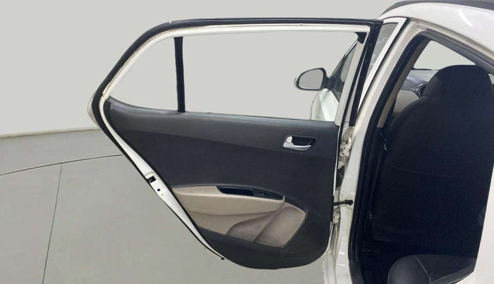 2016 Hyundai Grand i10 ASTA (O) AT 1.2 KAPPA VTVT, CNG, Automatic, 66,779 km, LHS Rear Door