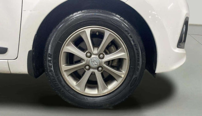 2016 Hyundai Grand i10 ASTA (O) AT 1.2 KAPPA VTVT, CNG, Automatic, 66,779 km, Right Front Wheel