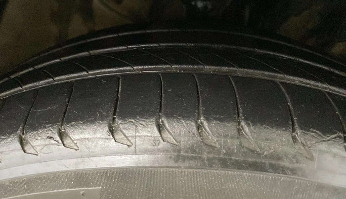 2016 Hyundai Creta SX PLUS AT 1.6 PETROL, Petrol, Automatic, 74,825 km, Right Front Tyre Tread