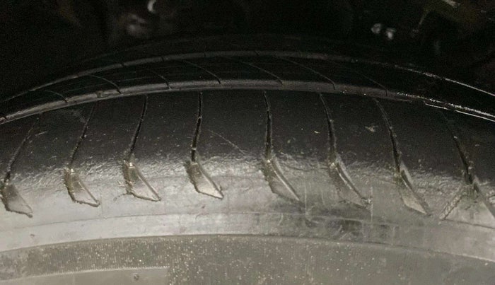 2016 Hyundai Creta SX PLUS AT 1.6 PETROL, Petrol, Automatic, 74,825 km, Left Front Tyre Tread