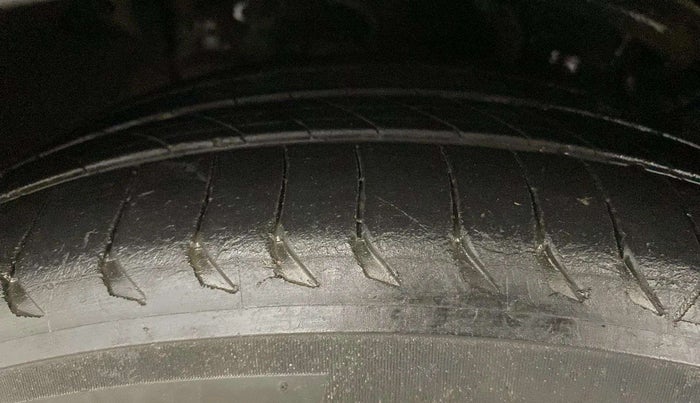 2016 Hyundai Creta SX PLUS AT 1.6 PETROL, Petrol, Automatic, 74,825 km, Left Rear Tyre Tread