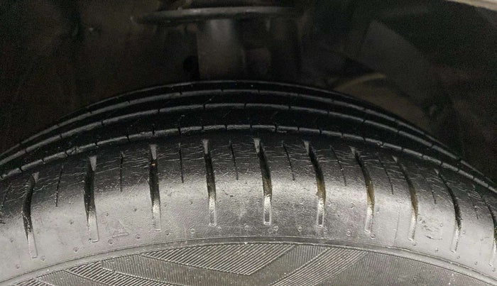 2018 Maruti Baleno ZETA PETROL 1.2, Petrol, Manual, 44,543 km, Right Front Tyre Tread