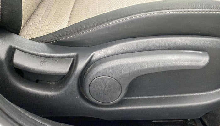 2017 Hyundai Elite i20 SPORTZ 1.2, Petrol, Manual, 7,463 km, Driver Side Adjustment Panel