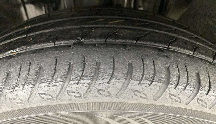 2021 Nissan MAGNITE XL TURBO CVT, Petrol, Automatic, 28,663 km, Left Front Tyre Tread