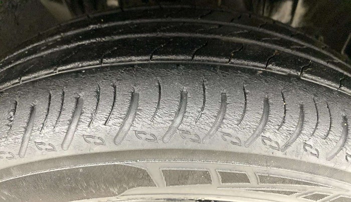 2021 Nissan MAGNITE XL TURBO CVT, Petrol, Automatic, 28,663 km, Right Front Tyre Tread