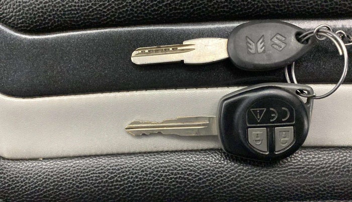 2018 Maruti Vitara Brezza VDI (O), Diesel, Manual, 24,838 km, Key Close Up
