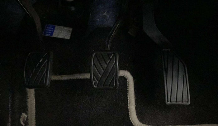 2018 Maruti Vitara Brezza VDI (O), Diesel, Manual, 24,838 km, Pedals