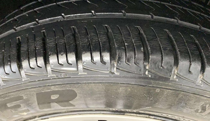 2018 Maruti Vitara Brezza VDI (O), Diesel, Manual, 24,838 km, Right Front Tyre Tread