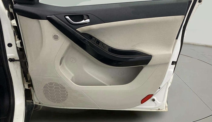 2022 Tata NEXON XZ PLUS PETROL, Petrol, Manual, 39,976 km, Driver Side Door Panels Control