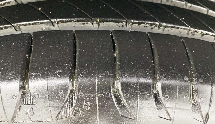 2021 Maruti Baleno ZETA PETROL 1.2, Petrol, Manual, 31,537 km, Left Rear Tyre Tread