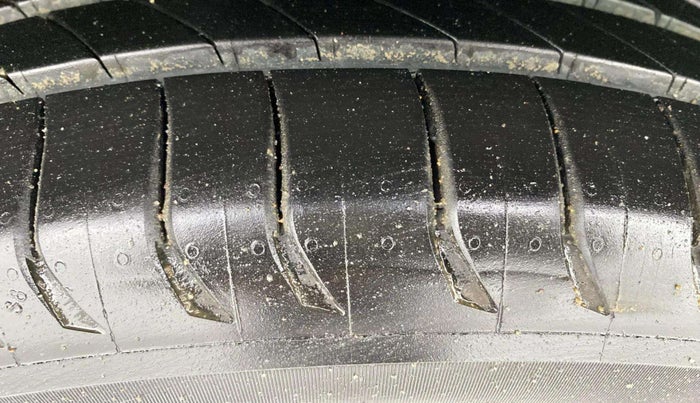 2021 Maruti Baleno ZETA PETROL 1.2, Petrol, Manual, 31,537 km, Right Rear Tyre Tread