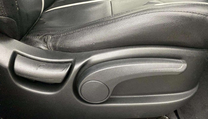 2019 Hyundai Creta SX 1.6 PETROL, Petrol, Manual, 39,350 km, Driver Side Adjustment Panel