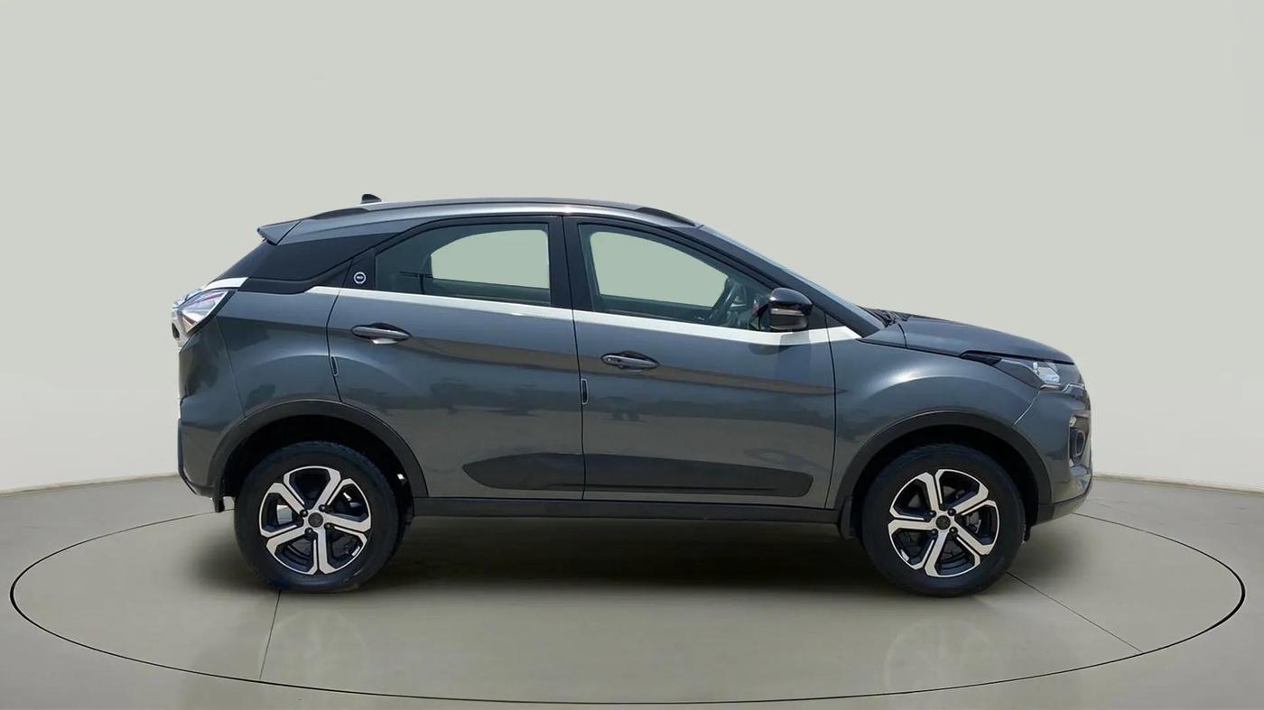 2023 Tata NEXON XZA PLUS SUNROOF PETROL, Petrol, Automatic, 38,224 km, Right Side View