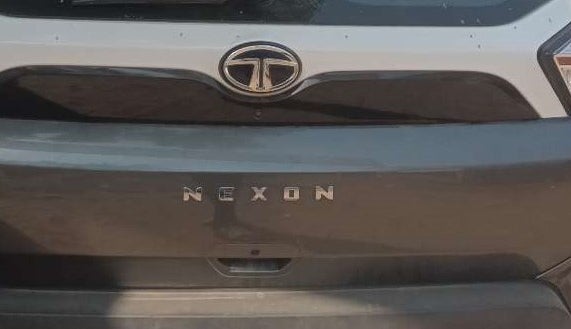 2023 Tata NEXON XZA PLUS SUNROOF PETROL, Petrol, Automatic, 38,182 km, Dicky (Boot door) - Minor scratches