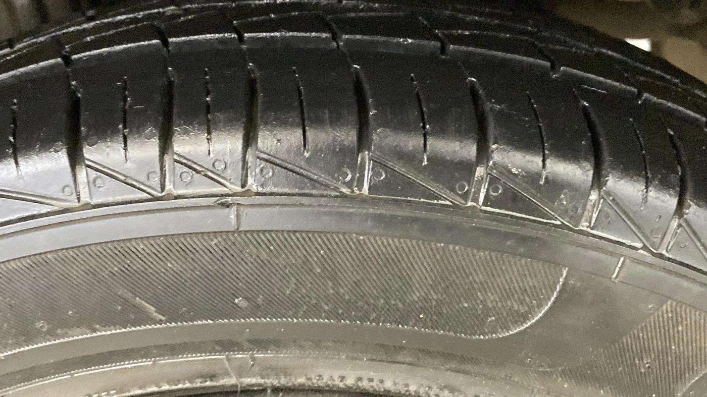 2022 Maruti Alto LXI O, Petrol, Manual, 29,946 km, Left Front Tyre Tread