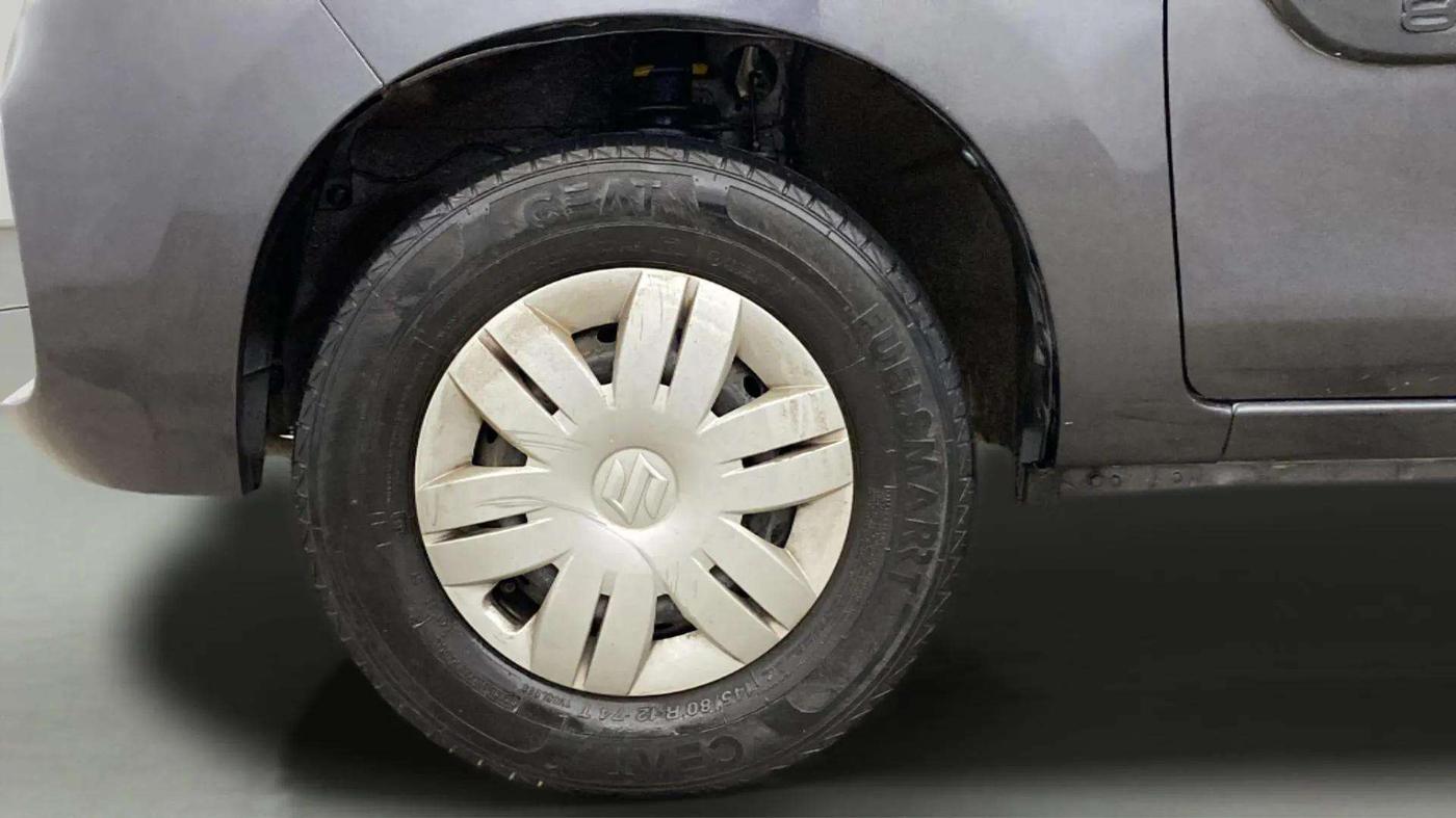 2022 Maruti Alto LXI O, Petrol, Manual, 29,946 km, Left Front Wheel
