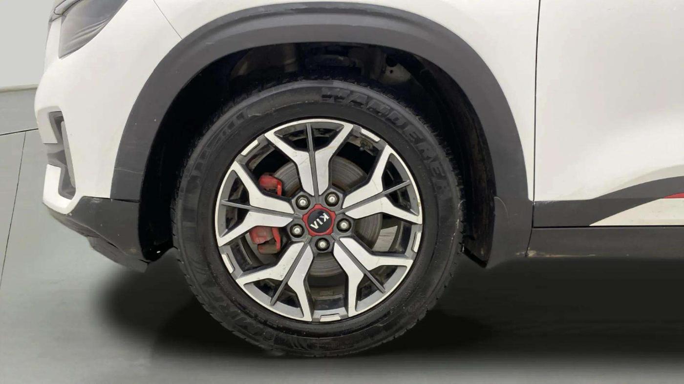 2021 KIA SELTOS GTX PLUS AT 1.5 DIESEL, Diesel, Automatic, 87,376 km, Left Front Wheel