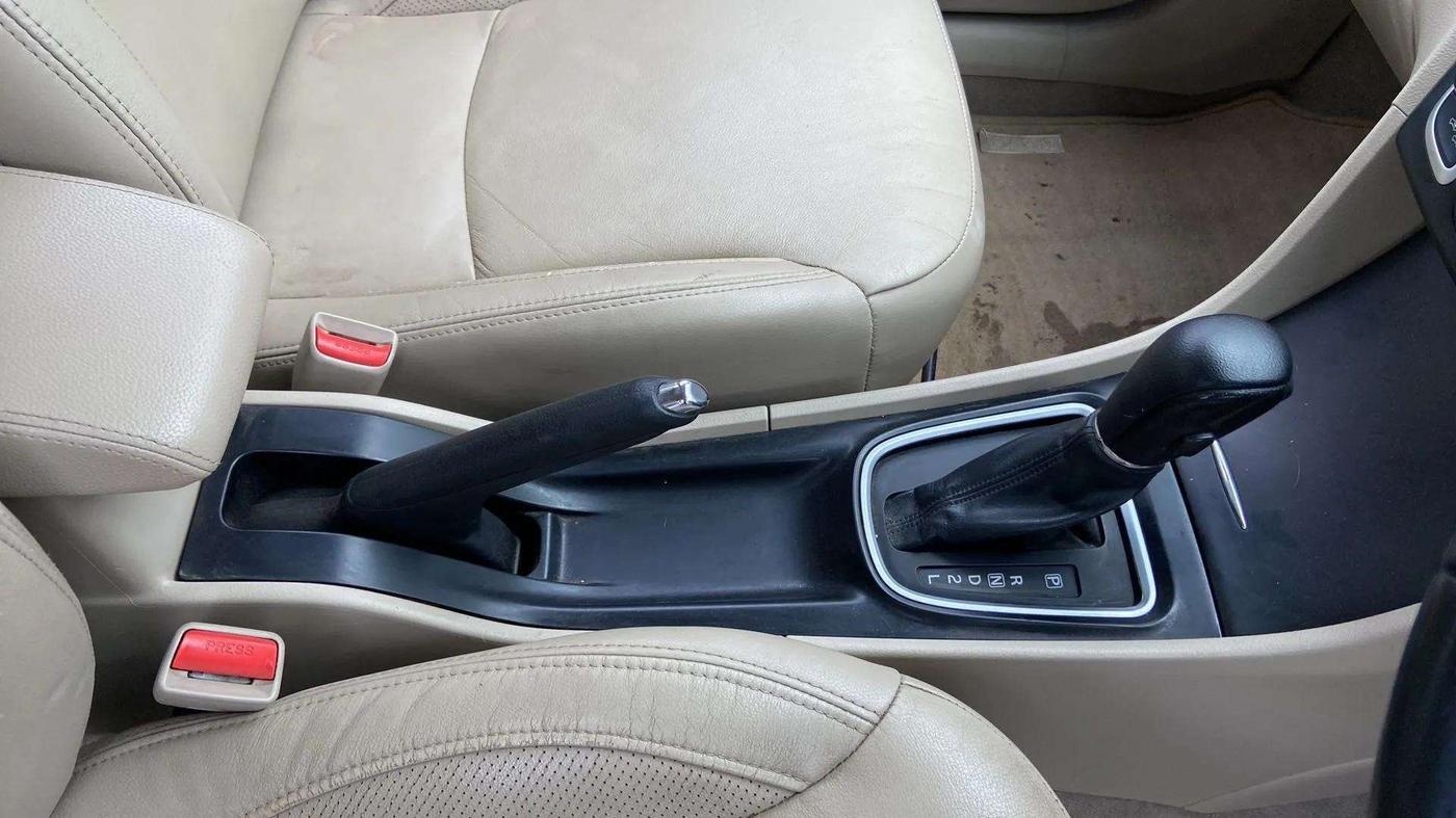 2019 Maruti Ciaz ALPHA  AT 1.5 SHVS PETROL, Petrol, Automatic, 86,117 km, Gear Lever