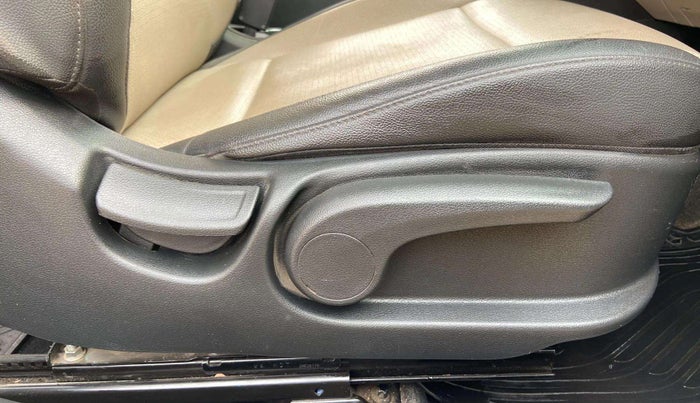 2018 Hyundai Verna 1.6 VTVT SX (O) AT, Petrol, Automatic, 54,366 km, Driver Side Adjustment Panel