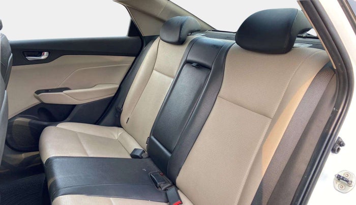 2018 Hyundai Verna 1.6 VTVT SX (O) AT, Petrol, Automatic, 54,366 km, Right Side Rear Door Cabin